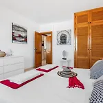 1409 Luxury Paraiso Sea View Apartment *